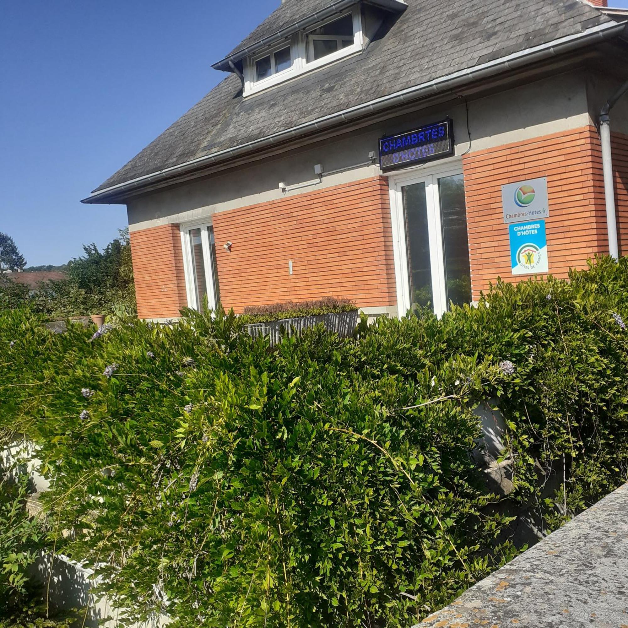 Chambres D'Hotes Gobillon Maintenon Exterior foto